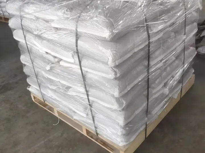 Pallet of 40 kg seabird guano bags shrink-wrapped for standard bagged export